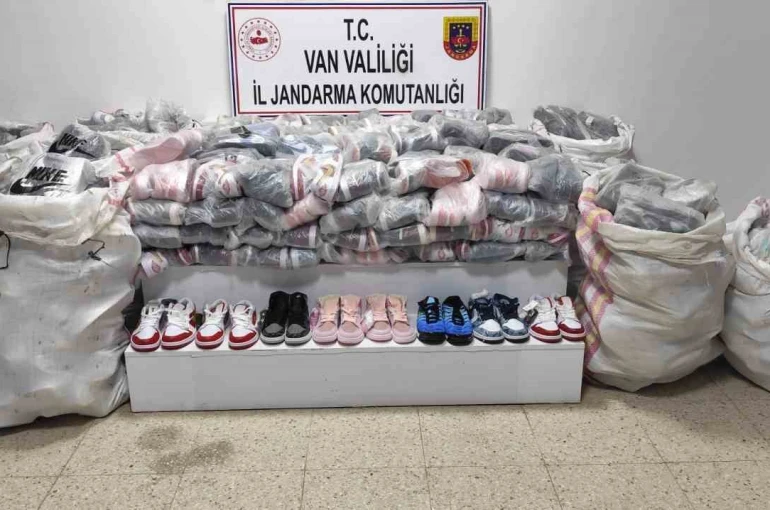 Van’da 3 milyon 660 bin TL değerinde kaçak eşya ele geçirildi