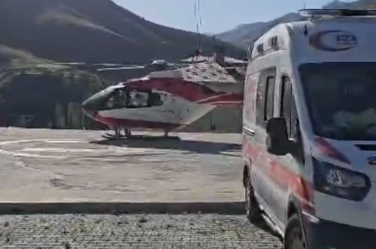 Van’da kalp krizi geçiren hasta helikopter ambulansla hastaneye sevk edildi