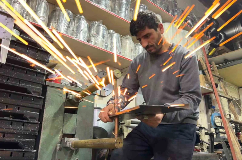 Van’da kışın uzaması semaver ve mangal sezonunu geciktirdi