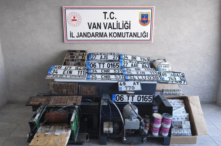 Van’da sahte sahte plaka basanlara operasyon