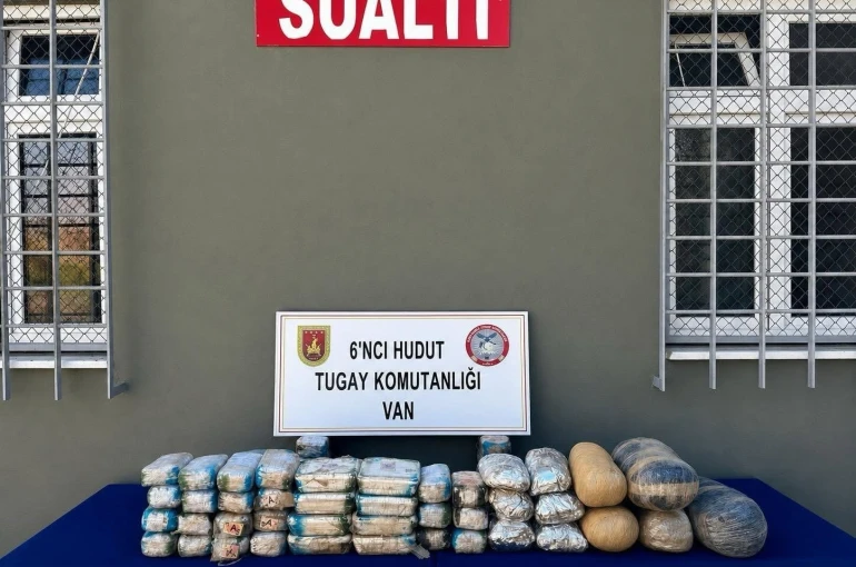 Van’da sınır hattında 44 kilo uyuşturucu ele geçirildi