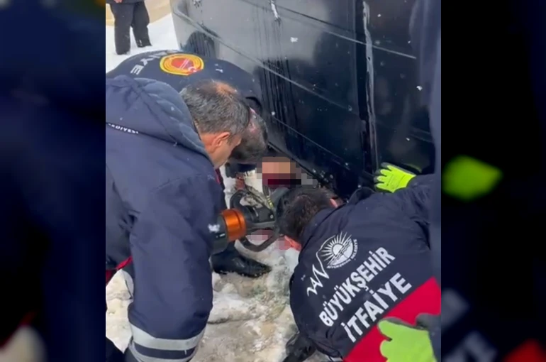 Van’da trafik kazası: 1 ölü, 3 yaralı 