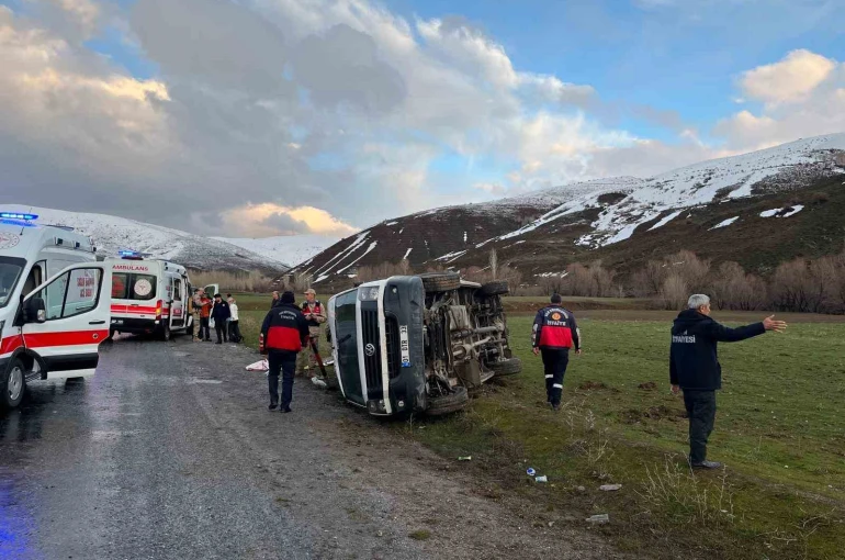 Van’da trafik kazası: 11 yaralı
