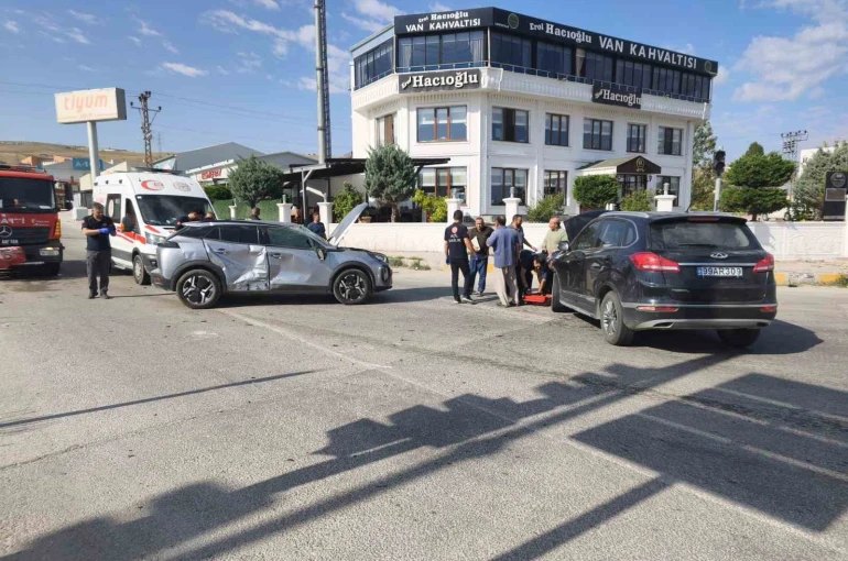 Van’da trafik kazası: 2 yaralı