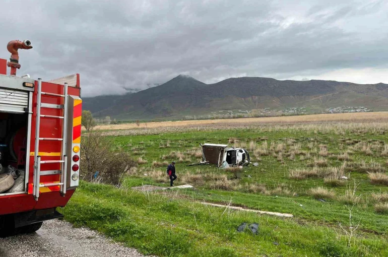 Van’ın Gevaş ilçesinde trafik kazası: 2 yaralı