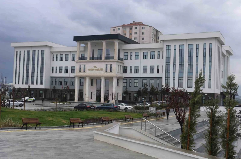 Vatandaşla devleti buluşturan Hatay Valiliği’nin yeni binası hizmete başladı 
