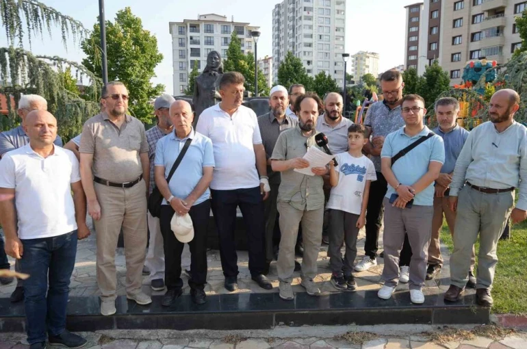 Vatandaşlardan, parklarda ve sokaklarda uygunsuz hareketlerde bulunanlara tepki