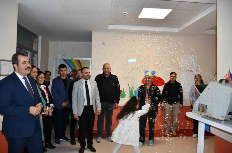 Vezirköprü Devlet Hastanesi’nde çocuklara moral etkinliği
