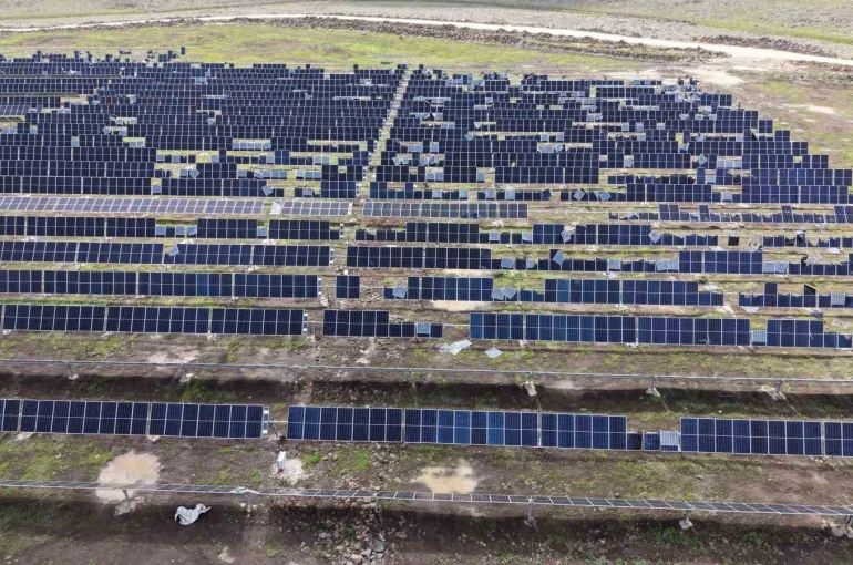 Viranşehir’de hortum güneş panellerini kullanılamaz hale getirdi