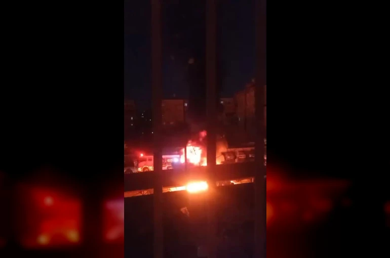 Viranşehir’de park halindeki traktör alev topuna döndü