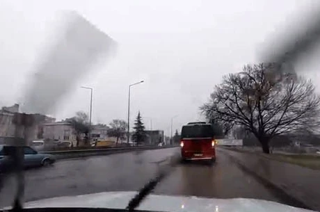 Yağış sonrası çevre yolu ’göle’ döndü, bazı araçlar yolda kaldı