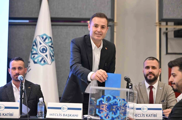 Yağlı Güreş Birliği yeniden ‘Ahmet Akın’ dedi
