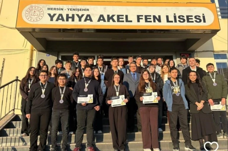 Yahya Akel Fen Lisesi öğrencileri Matematik Olimpiyatlarında dünya birincisi oldu