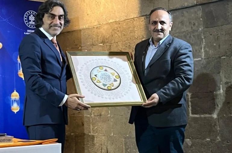 Yakutiye Medresesi’nde, tefekkür dolu bir buluşma