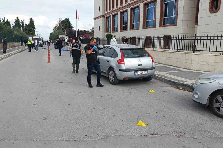 Yalova’da adliye önündeki cinayetin kan donduran görüntüleri ortaya çıktı