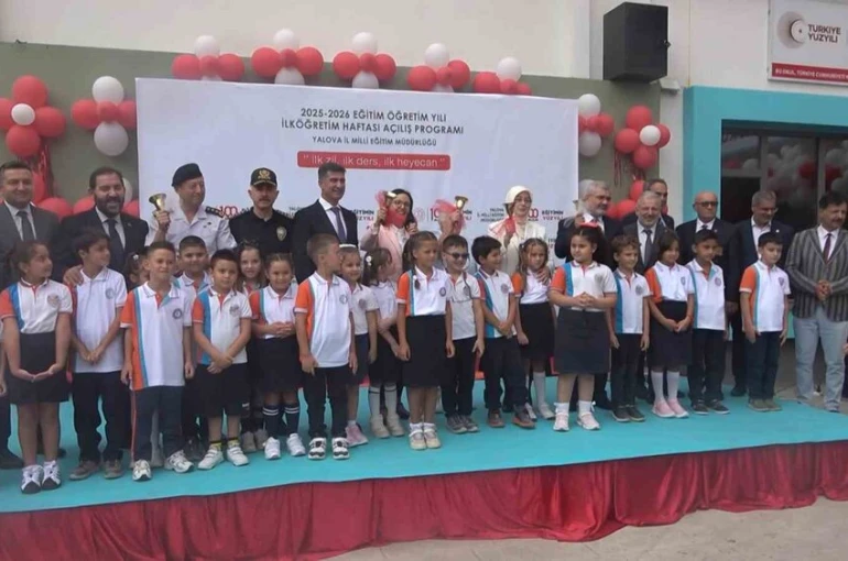 Yalova’da yeni eğitim yılının ilk ders zili törenle çaldı