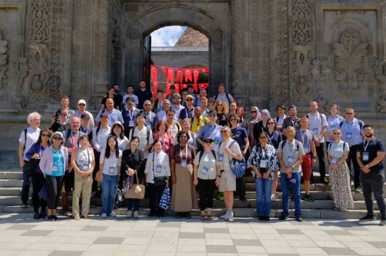 Yapay zekâ çağında kimya eğitiminin kalbi Erzurum’da attı
