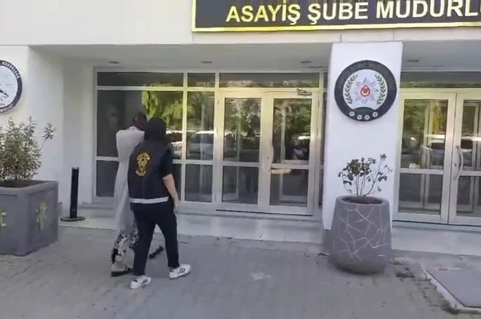 ‘Yardım’ bahanesiyle 87 yaşındaki adama yaklaşan kadın, 10 bin lirasını çaldı 