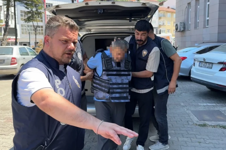 Yardım için polise koşan çocukların çabası annelerini kurtarmaya yetmedi