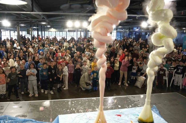 Yarıyıl tatilinde Bilim Merkezi’nde eğlence dorukta