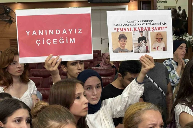 Yasemin Minguzzi, çocuklarını kaybeden ailelerle bir araya geldi