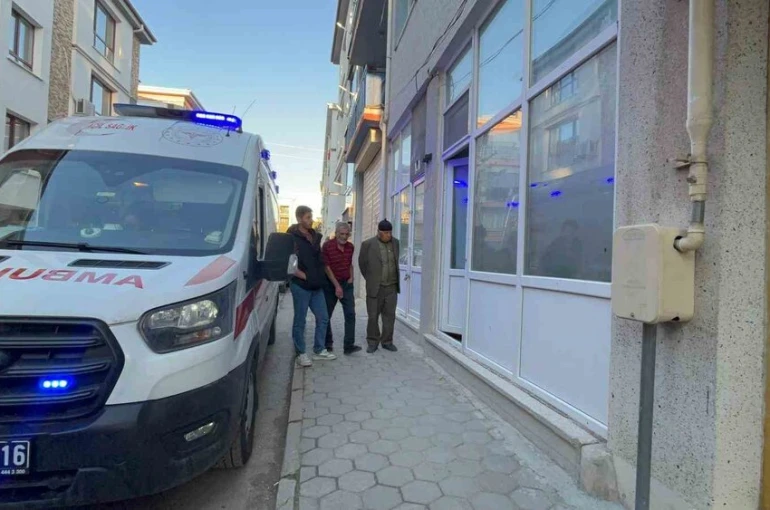 Yaşlı adam boş dükkanda ölü bulundu