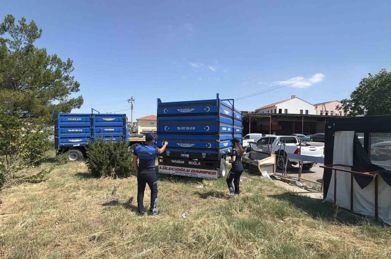 Yatağan’da zabıta ekiplerinden hurda araç operasyonu