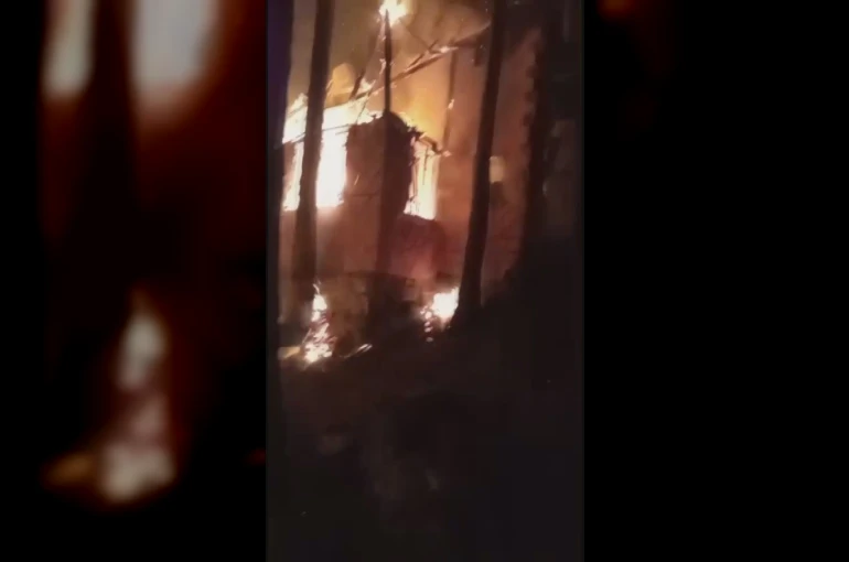 Yaylada 2 katlı evden yükselen alevler ormana sıçramadan söndürüldü