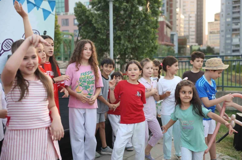 Yaz akşamı etkinliği şenliğe dönüştü