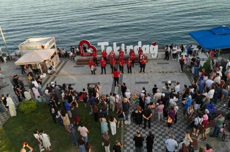 ’Yaz konserleri’ müzik coşkusunu ilçelere taşıyor