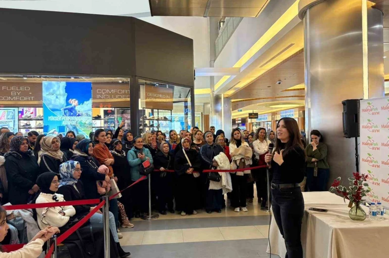 Yazar Dilek Cesur MalatyaPark’ta okurlarıyla buluştu