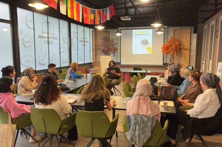 Yazarlık Akademisi’nde 50 saatlik eğitimle kalemler güçleniyor