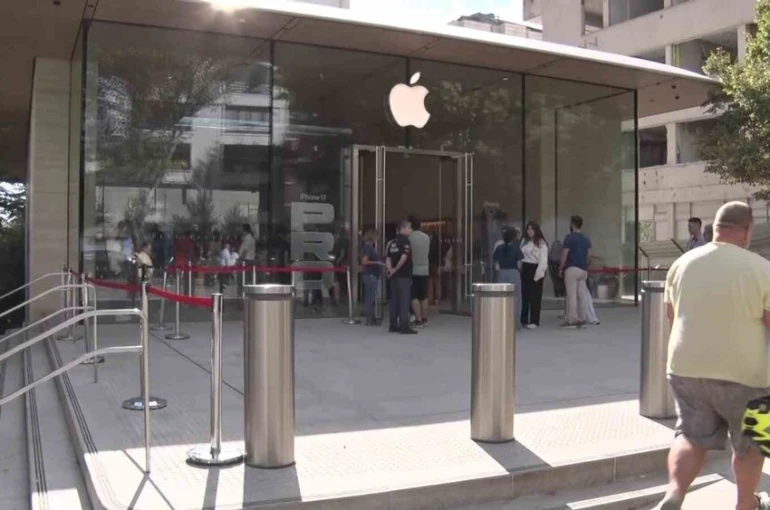 Yeni iPhone 17 Türkiye’de ilgi görmedi, mağaza önleri boş kaldı