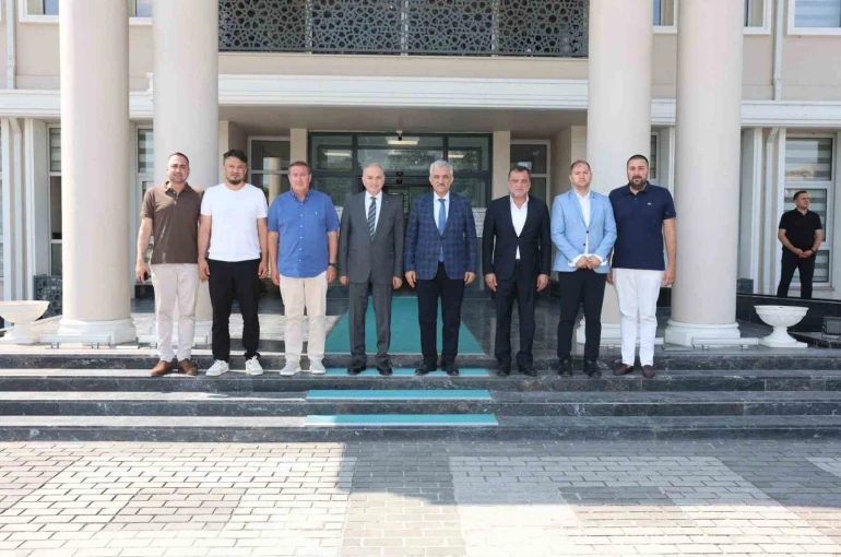Yeni yönetim çalışmalara başladı