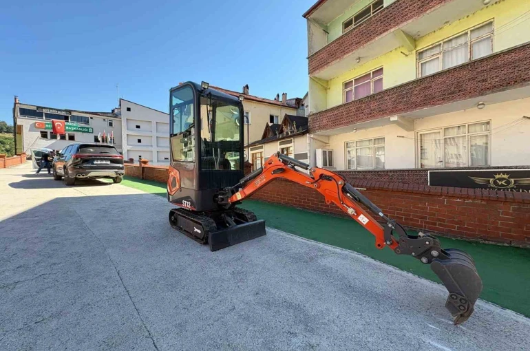 Yenice Belediyesinin araç filosuna mini ekskavatör desteği
