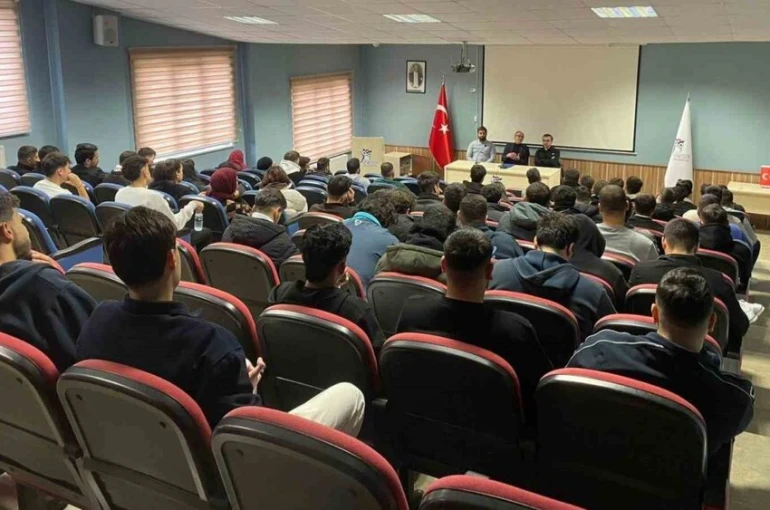 Yenice MYO’da iş hayatına yönelik seminer gerçekleştirildi