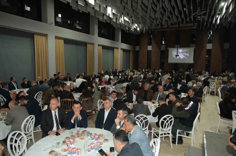 Yenicelilerden salona sığmayan birlik ve beraberlik 