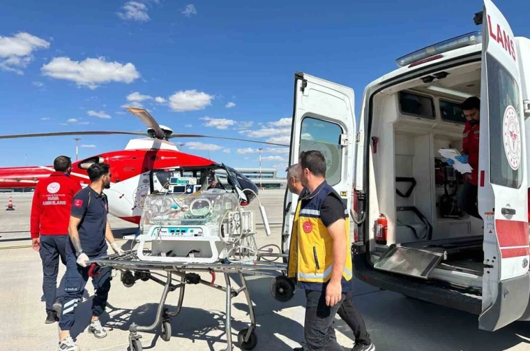 Yenidoğan hasta için helikopter ambulans havalandı
