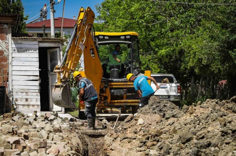 Yenilenen 2 bin metrelik hat ile Pamukova Mekece’ye kayıpsız içme suyu