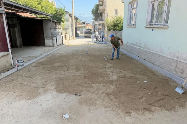 Yenipazar’da eskiyen yollar modern görünüme kavuşuyor