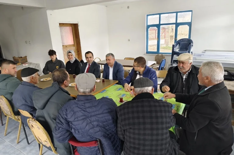 Yenipazar’da vatandaşlarla birebir temas