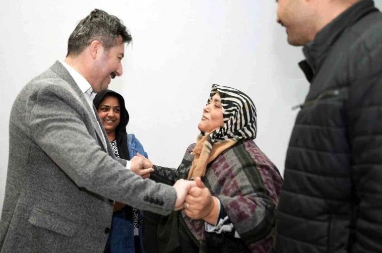 Yenişehir Belediye Başkanı Ercan Özel iftar ve sahurlarda vatandaşlar ile bir araya geldi