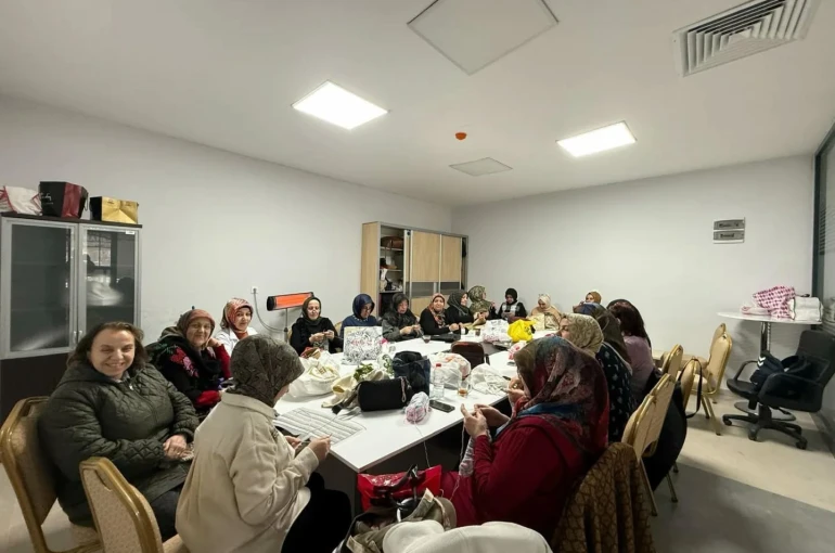 Yeşilyurt Belediyesi "El Sanatları Kursları" kış günlerinin vazgeçilmezi oldu