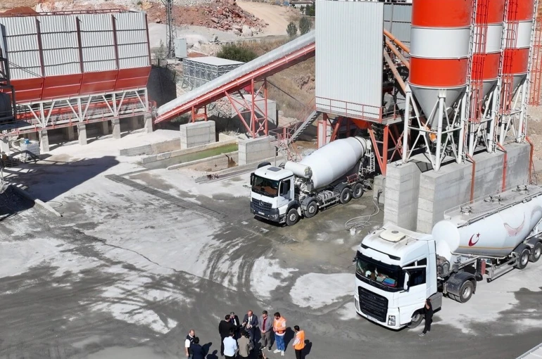 Yeşilyurt’ta beton üretim kapasitesi ikiye katlandı