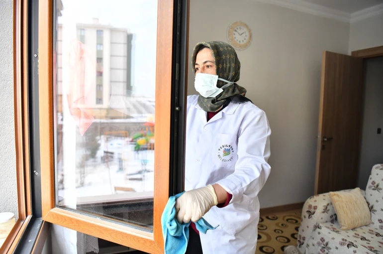 Yeşilyurt’ta büyükler baş tacı olmaya devam ediyor
