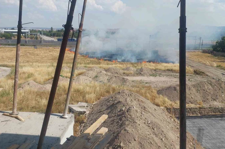 YHT hattına metreler kala çıkan yangın kontrol altına alındı