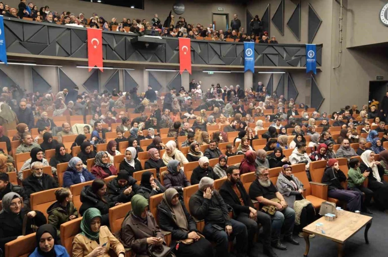 Yıldırım’da İmam-ı Azam Ebu Hanife oyununa yoğun ilgi