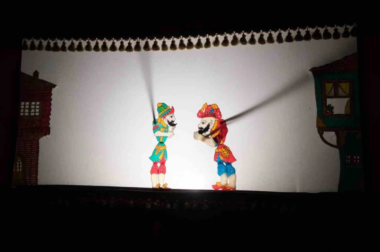 Yıldırımlı çocuklar Hacivat Ve Karagözle buluştu