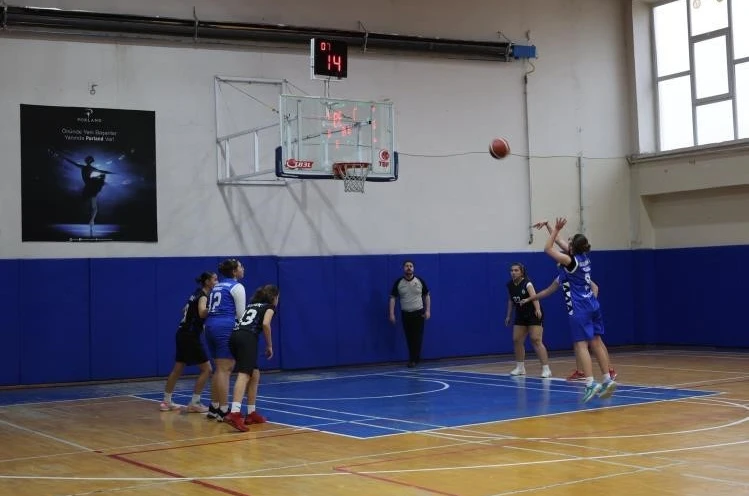 Yıldız Kız Basketbol Müsabakaları Bilecik’te sürüyor