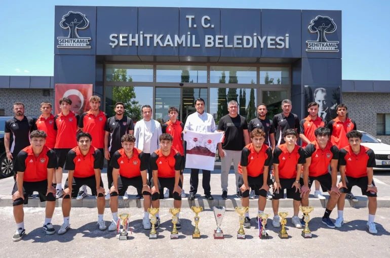 Yılmaz, şampiyonları ağırladı